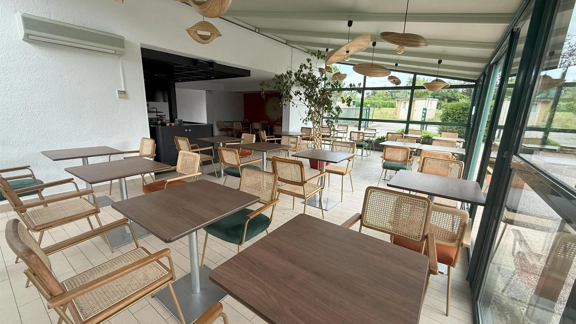 Hotel Campanile Valence Nord - Bourg-lès-Valence 3*,